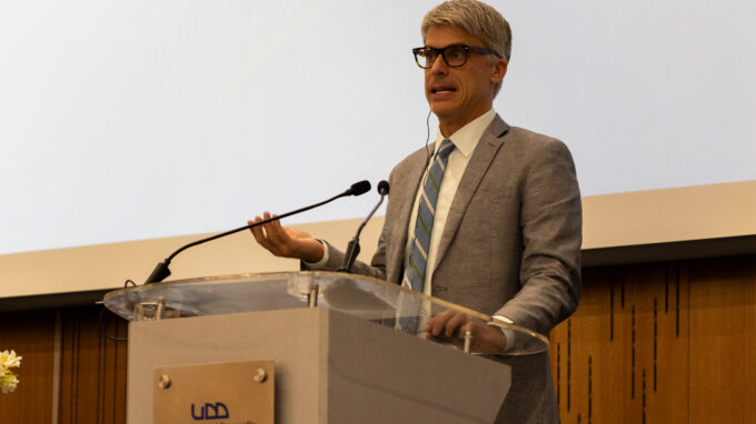 Previsualización de 'Jason Grissom: "¿Qué hacen los directores escolares efectivos?"'