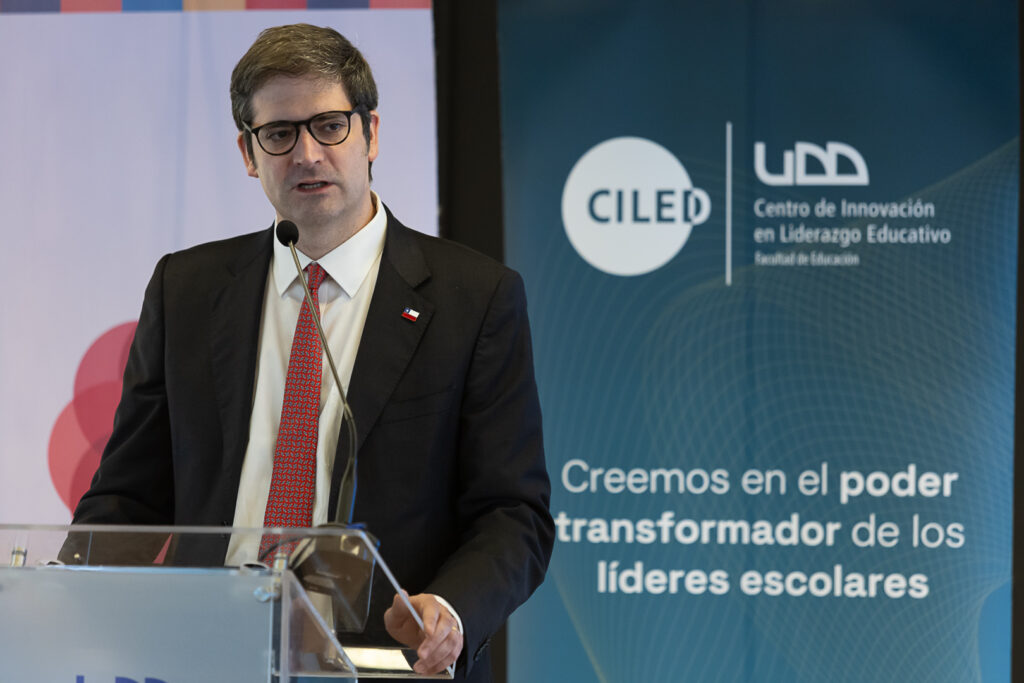 Daniel Rodríguez Morales interviene durante la apertura del seminario